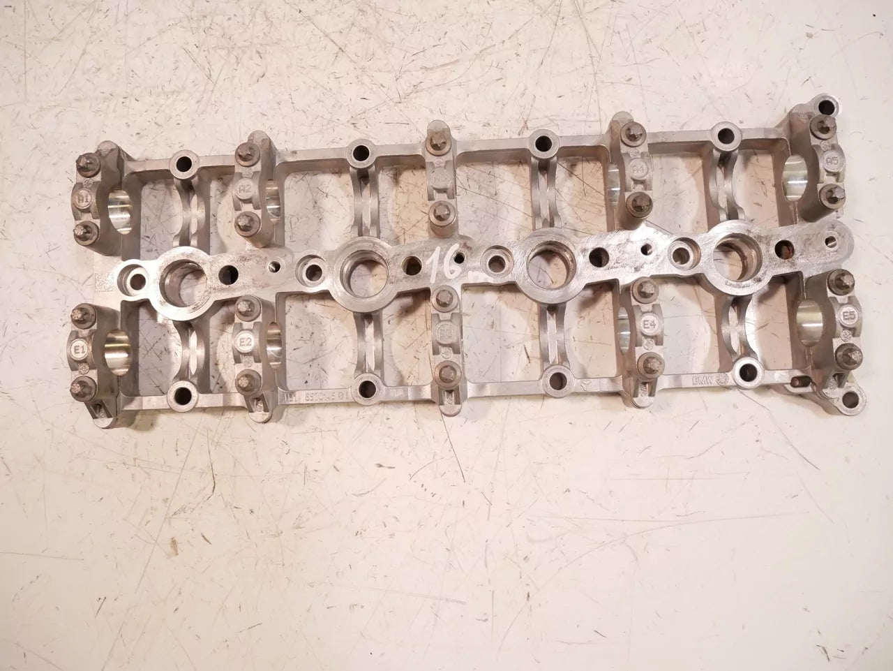 Alojamiento del árbol de levas BMW 2,0 318 d B47D20A B47 8570145