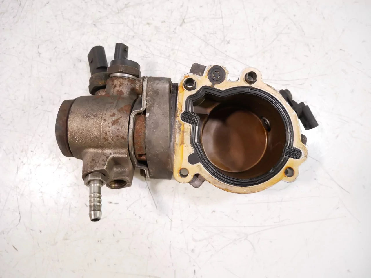 Bomba de combustible Audi 3,0 Quattro CAKA CAK 06E103535A