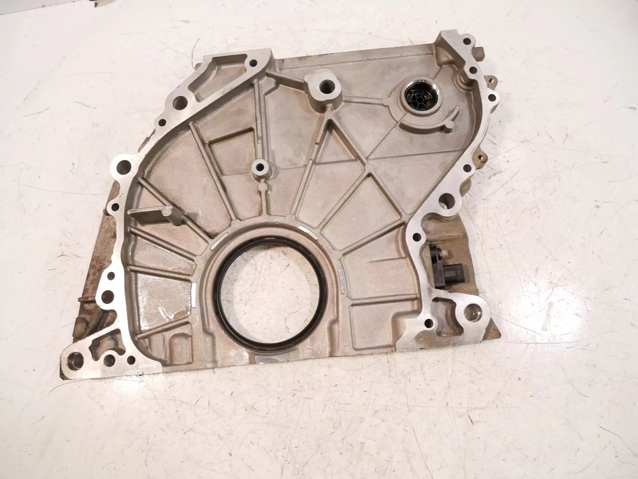 Centralita BMW 2,0 D N47 N47D20C 7798000