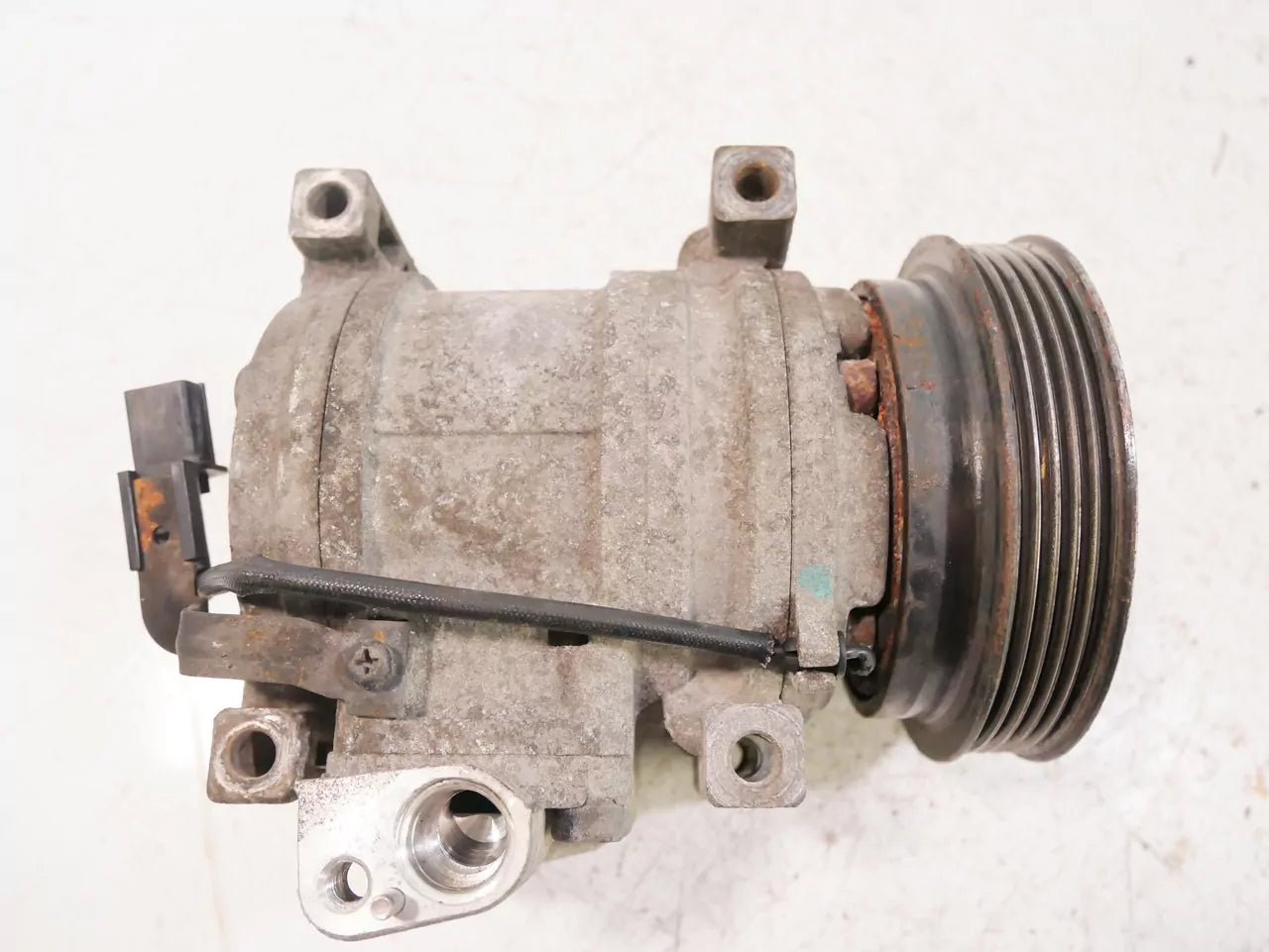 Compresor de aire acondicionado Hyundai 1,2 G4LA 97701-0X300