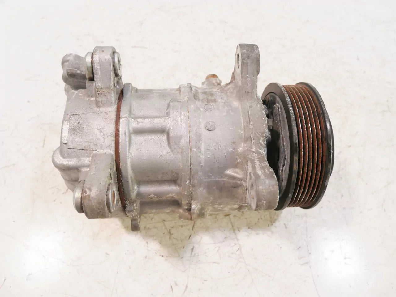 Compresor de aire acondicionado BMW 1,5 118i 118 i B38B15A B38 9299328