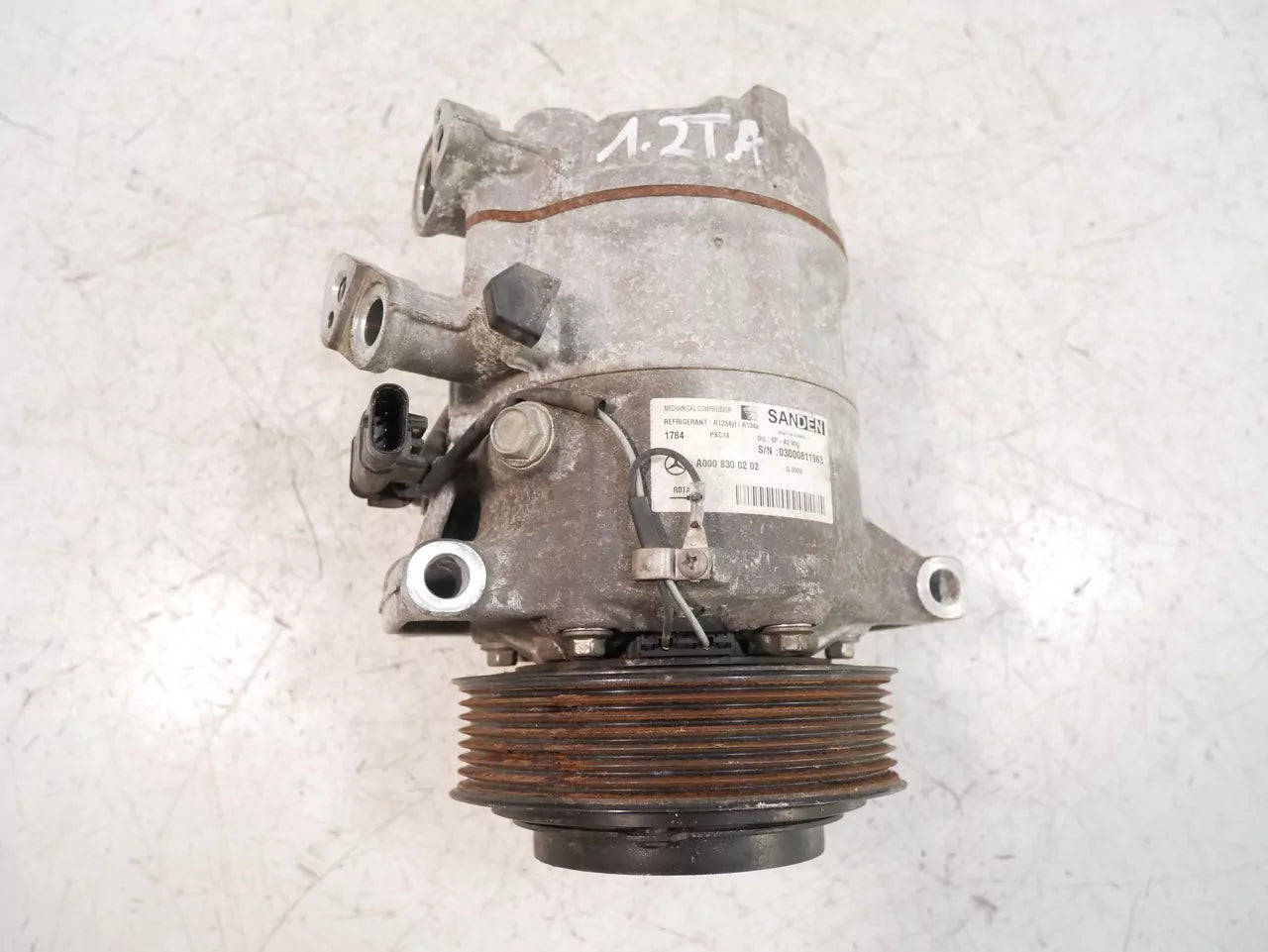 Compresor de aire acondicionado Mercedes-Benz Clase C S205 2.0 M264.920 264.920 A0008300202