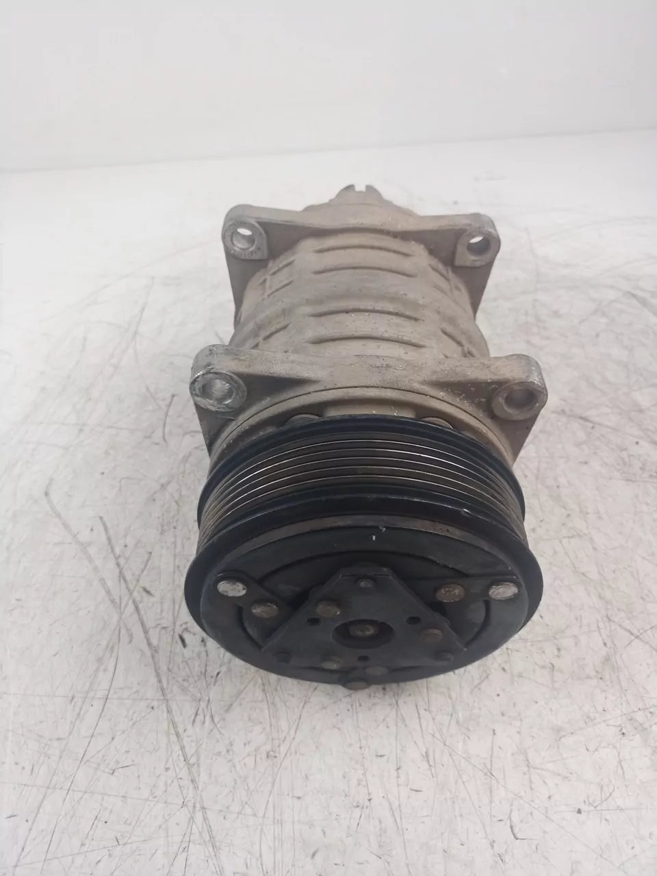 Compresor de aire acondicionado Mercedes-Benz Sprinter 2.0 Diesel OM654.920 654.920 03935853