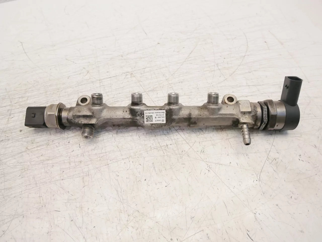 Rampa inyectora Volkswagen Audi Seat Skoda 1,6 TDI CLHA CLH 04L089B