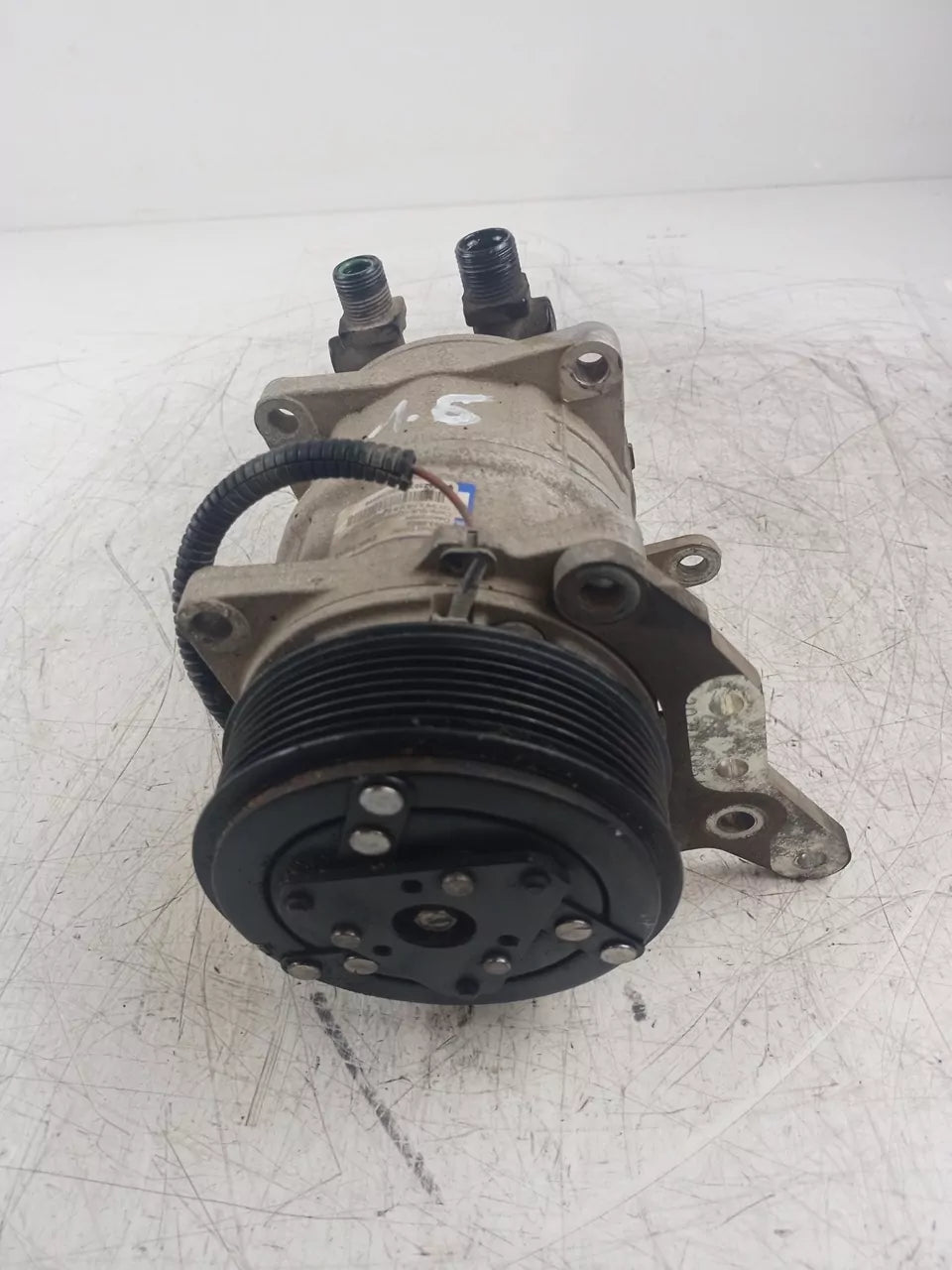 Compresor de aire acondicionado Mercedes-Benz Sprinter 311 2.0 D 654.920 OM654