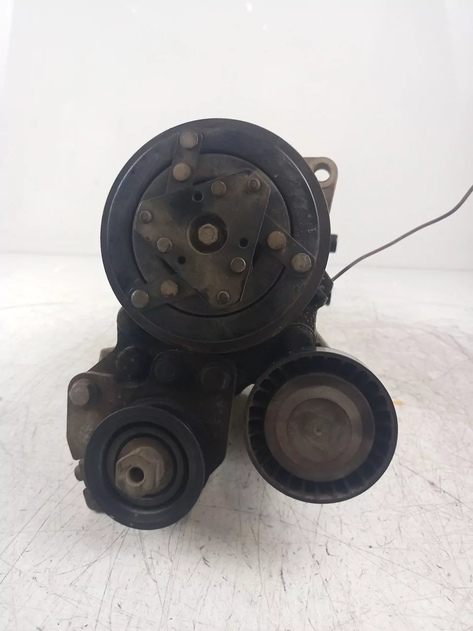 Compresor de aire acondicionado Mercedes-Benz 2.0 314 D OM654.920 OM654