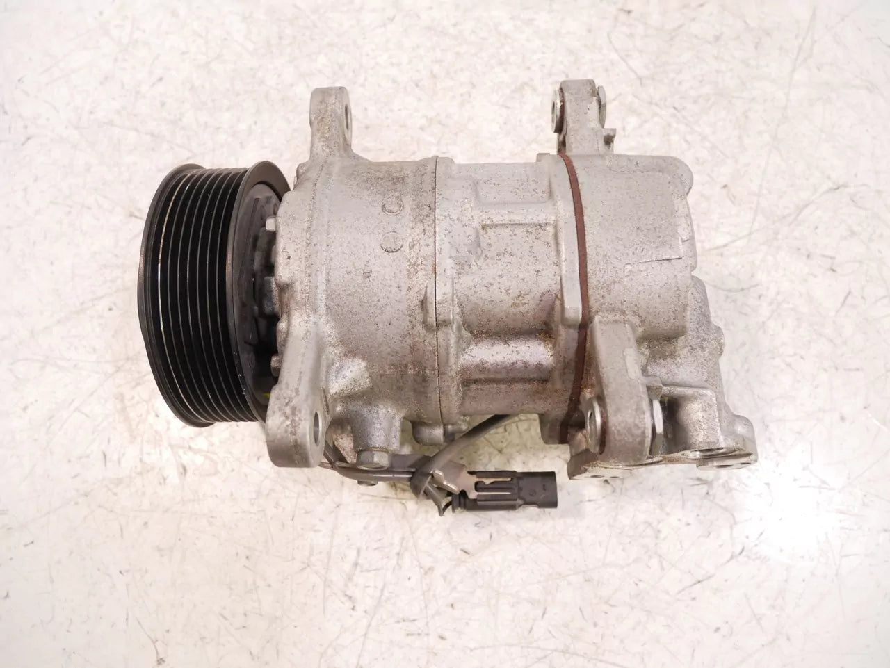 Compresor de aire acondicionado BMW 2,0 320d B47D20B B47 7948805