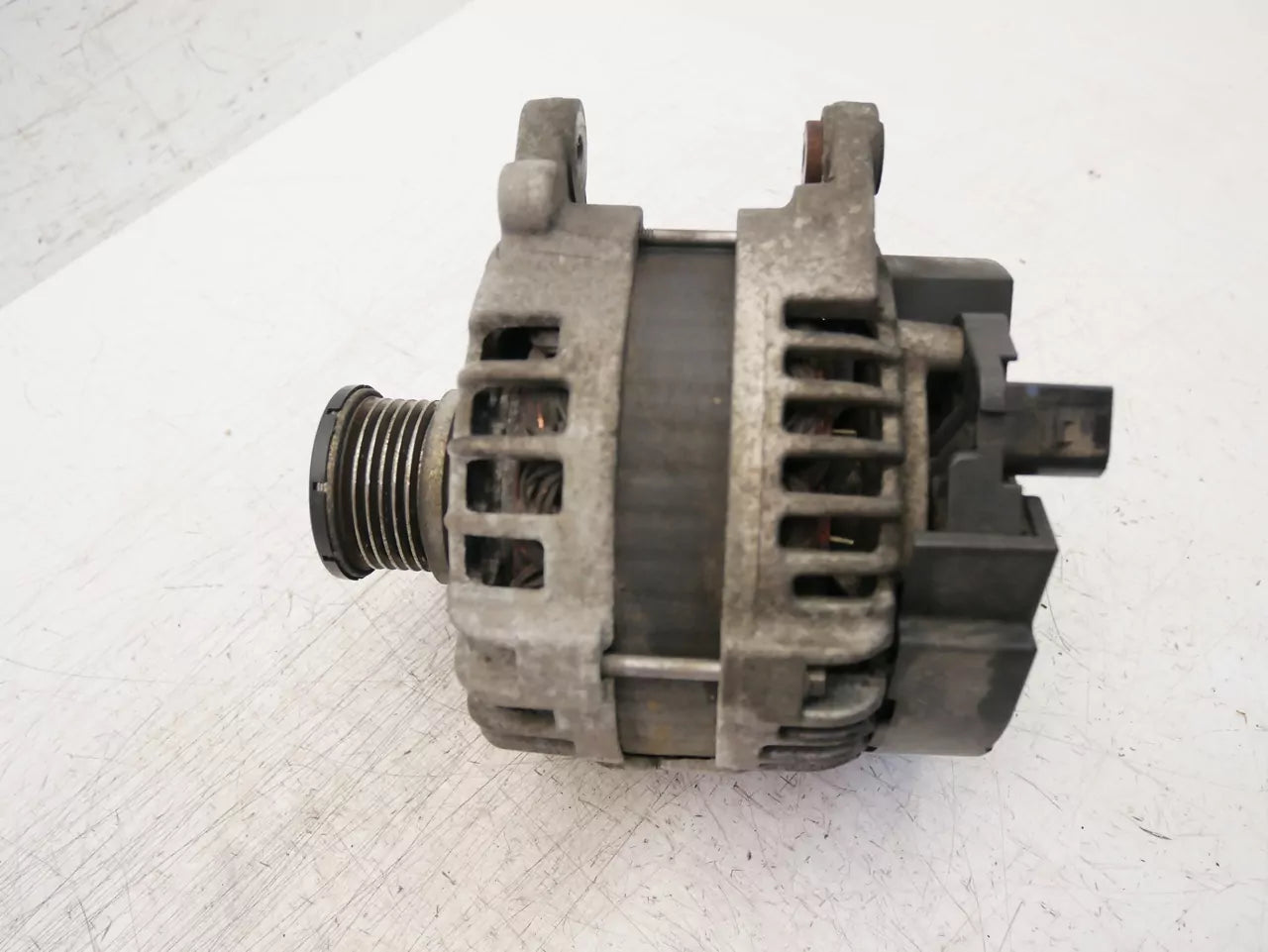 Alternador Audi 2,0 TDI CGLC 04L903017D