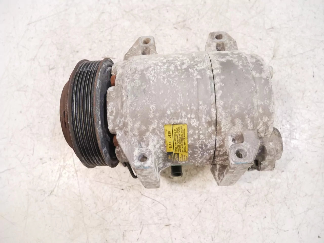 Compresor de aire acondicionado Volvo 2,4 D5 AWD D5244T18 31308261