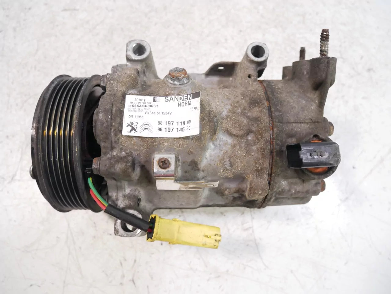 Compresor de aire acondicionado Peugeot 1,6 BlueHDI DV6FC BHZ BH01 9819711880