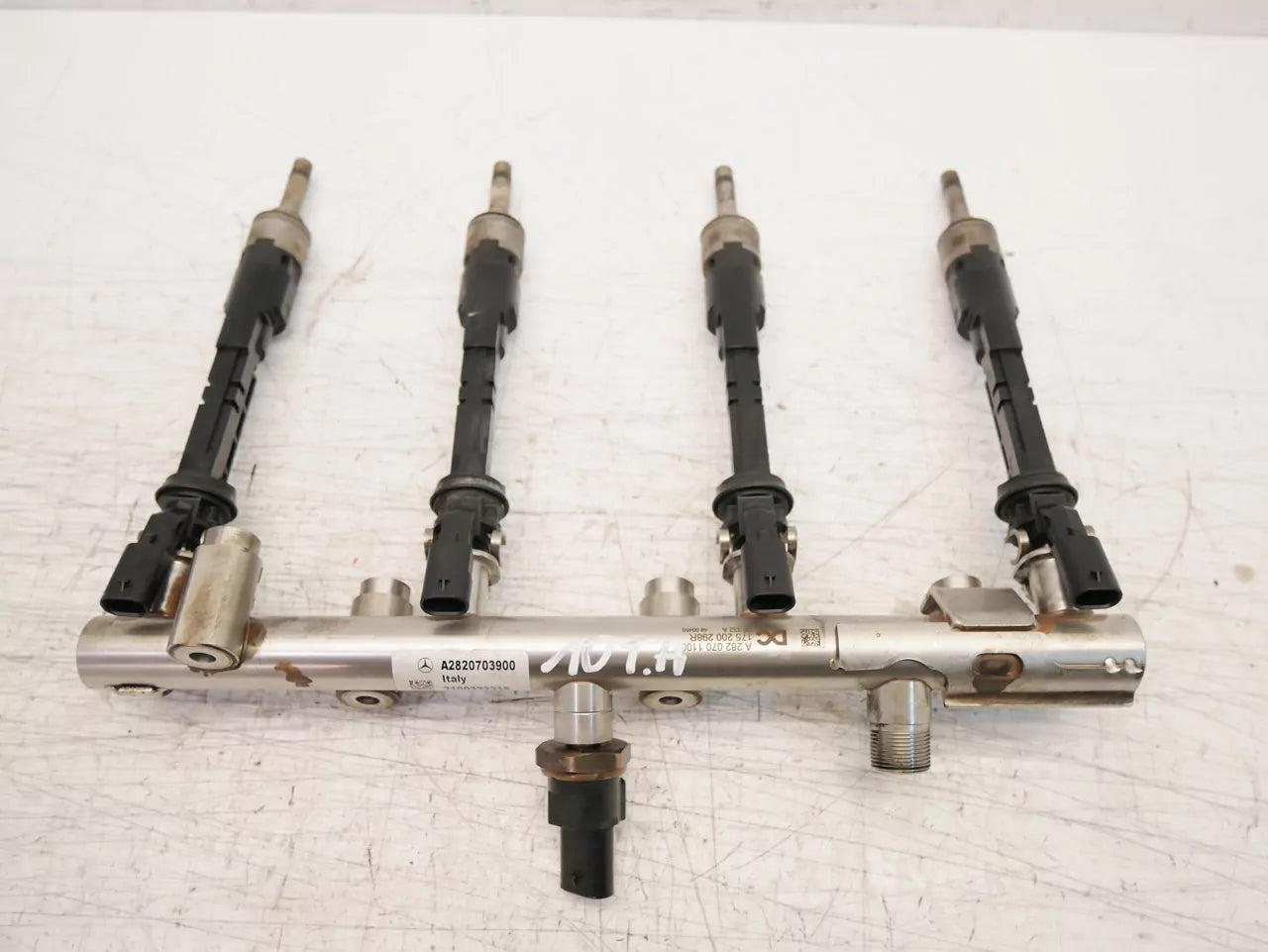 Rampa de inyectores Mercedes-Benz 1,3 A 250 e M282.914 A2820703900 A2820701100