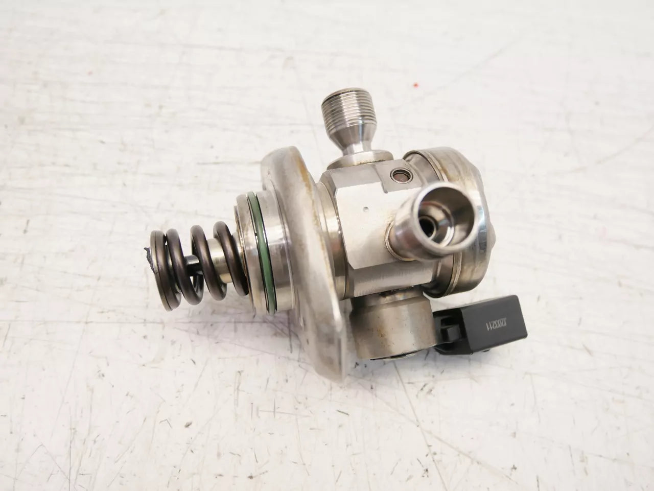 Bomba de combustible Mercedes-Benz 1,3 A 250 e M282.914 A2820700001
