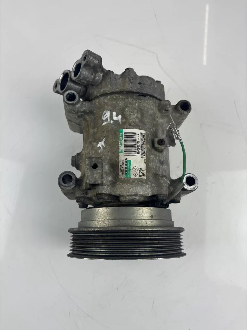 Compresor de aire acondicionado Renault Kangoo 1.6 16V K4M831 K4M 8200953350 7711497298