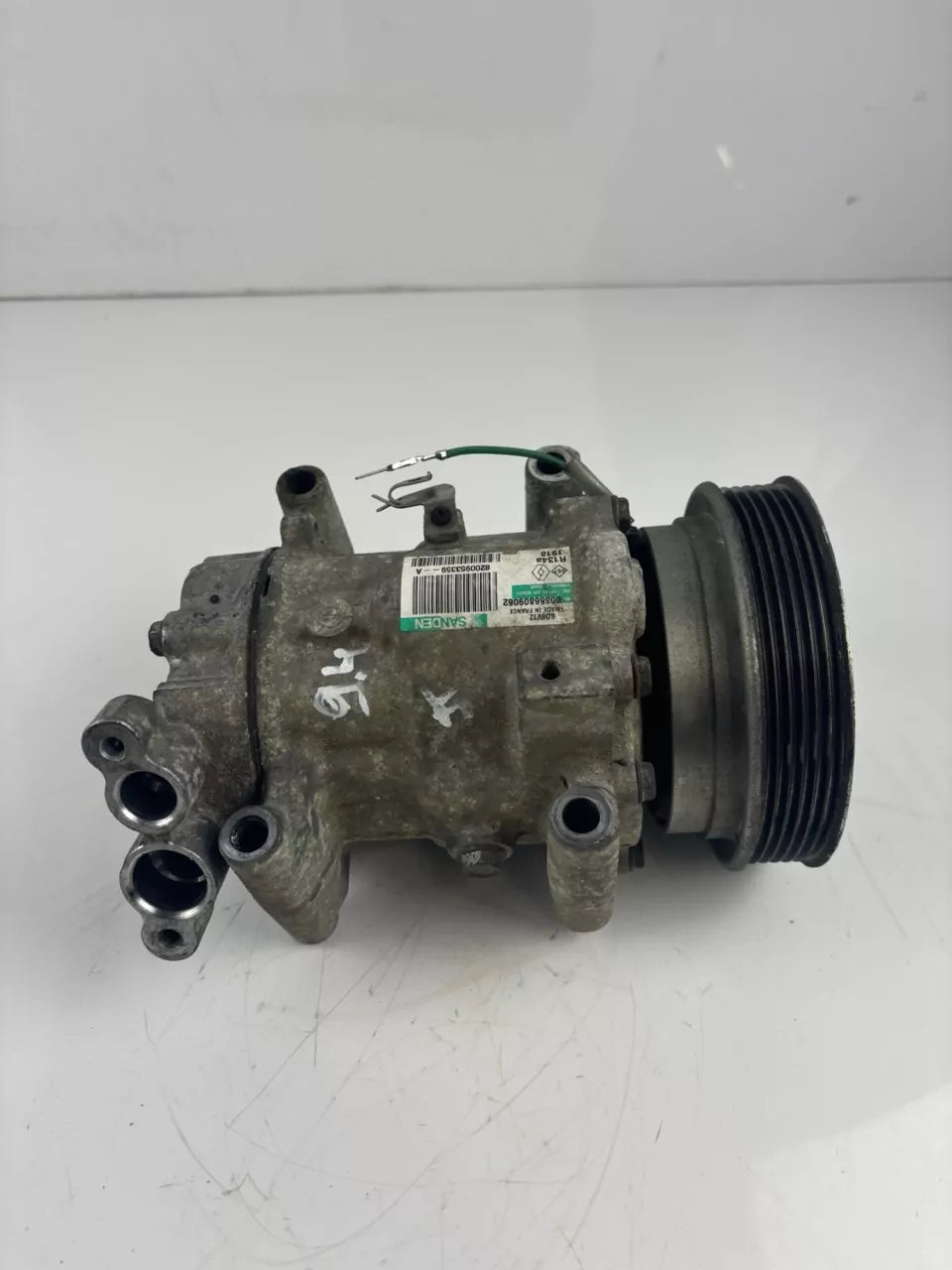 Compresor de aire acondicionado Renault Kangoo 1.6 16V K4M831 K4M 8200953350 7711497298