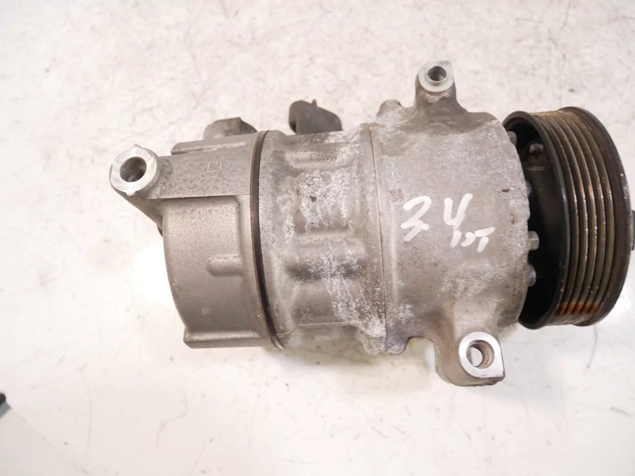 Compresor de aire acondicionado Audi Seat Skoda Volkswagen 1,6 TDI CAYC CAY 5N0820803C