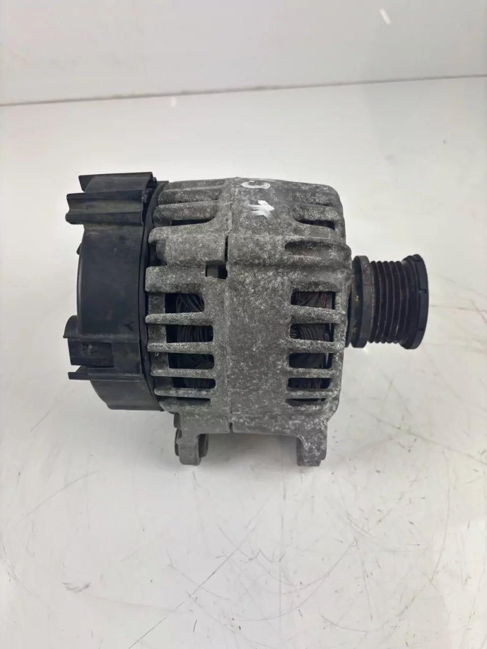 Alternador Audi A4 A5 Q5 2.0 40 TDI DETA DET 04L903027