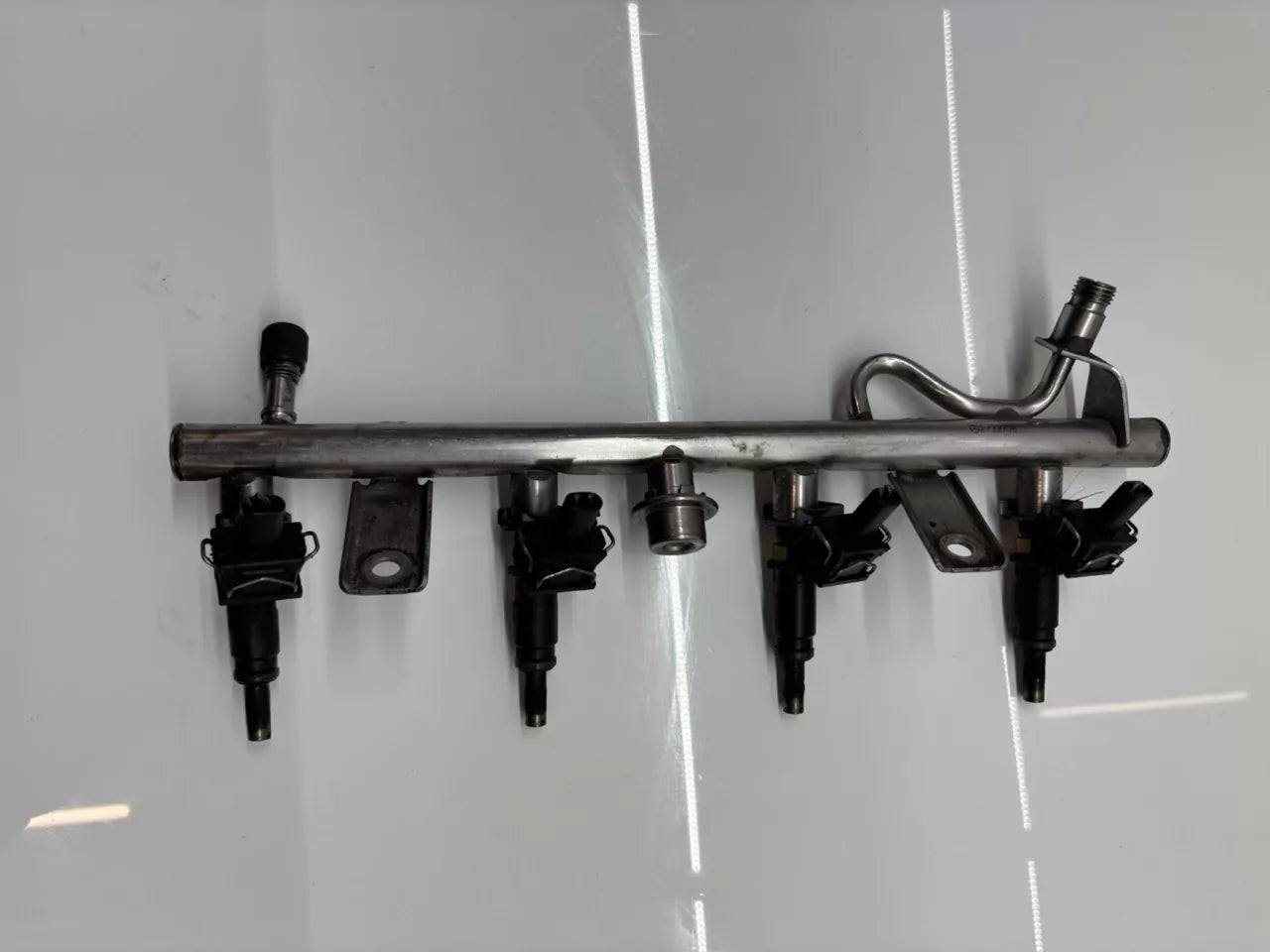 Rampa de inyección Mercedes-Benz W204 1,6 M271.910 271.910 A2710703595 A2710780423