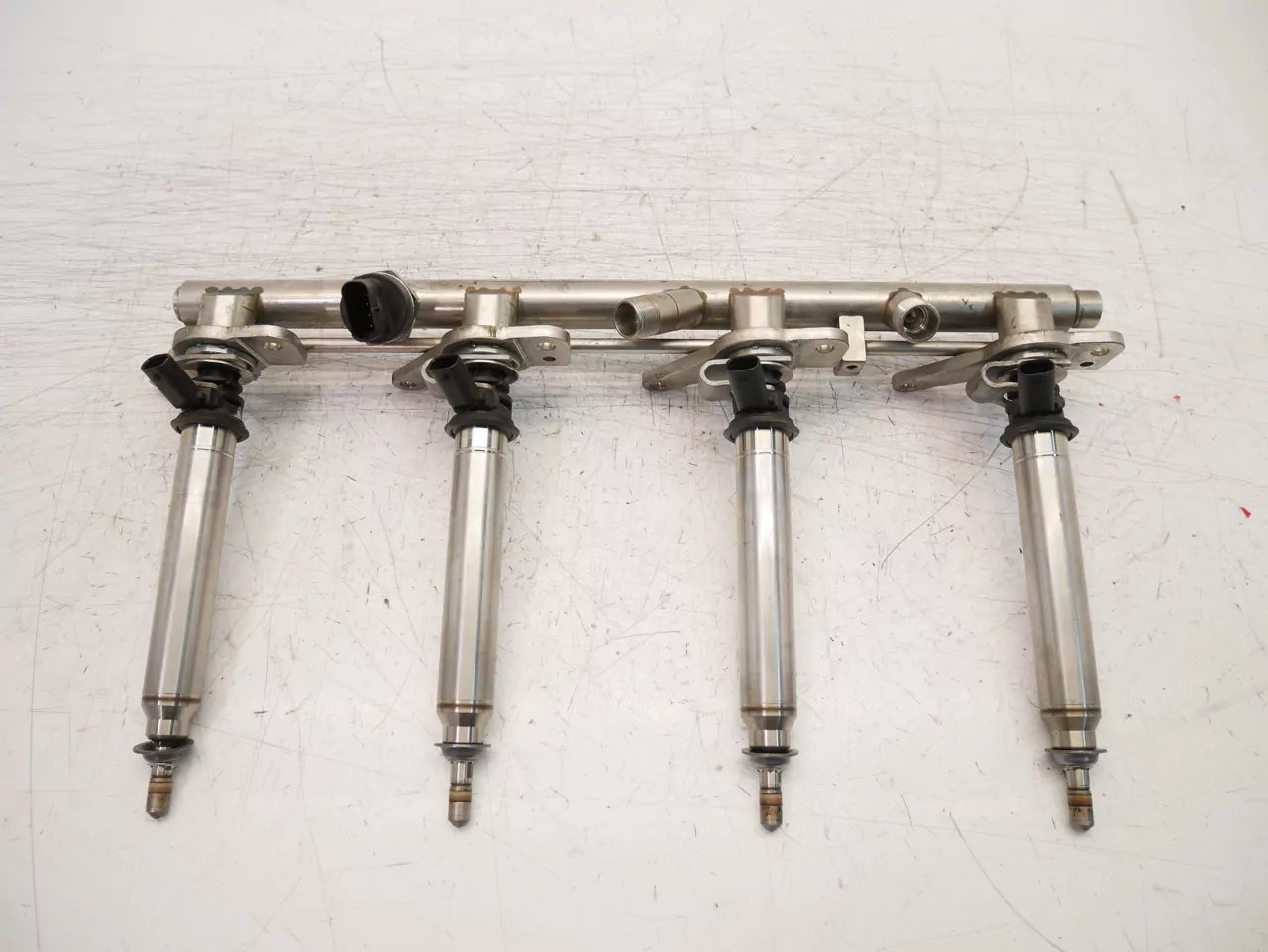 Rampa de inyectores Mercedes-Benz 4,7 V8 CLS E 500 M278.922 A2780703495