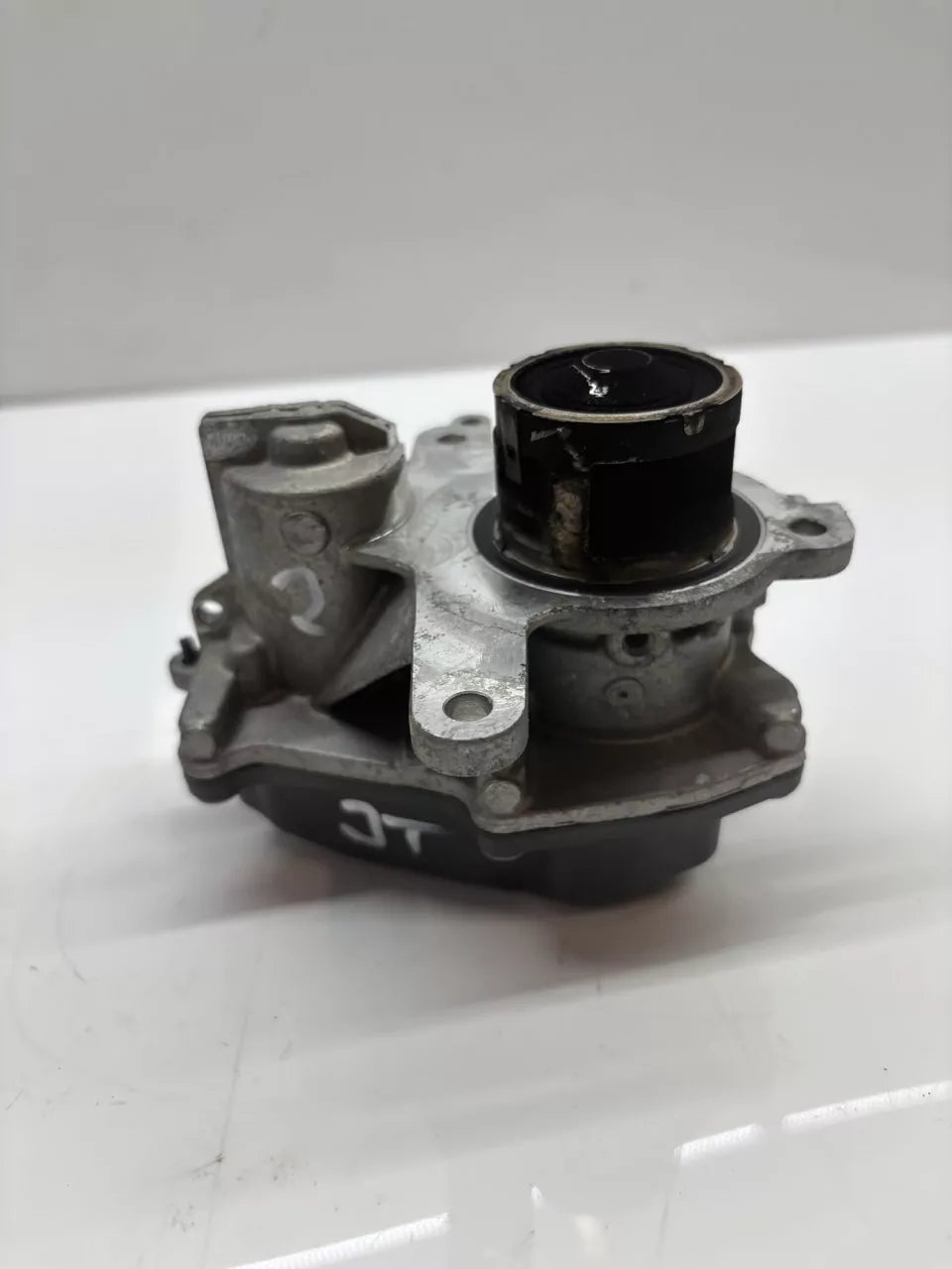 Válvula EGR Volkswagen Caddy Tiguan Touran 2,0 TDI DTRC DTR 05L131501M