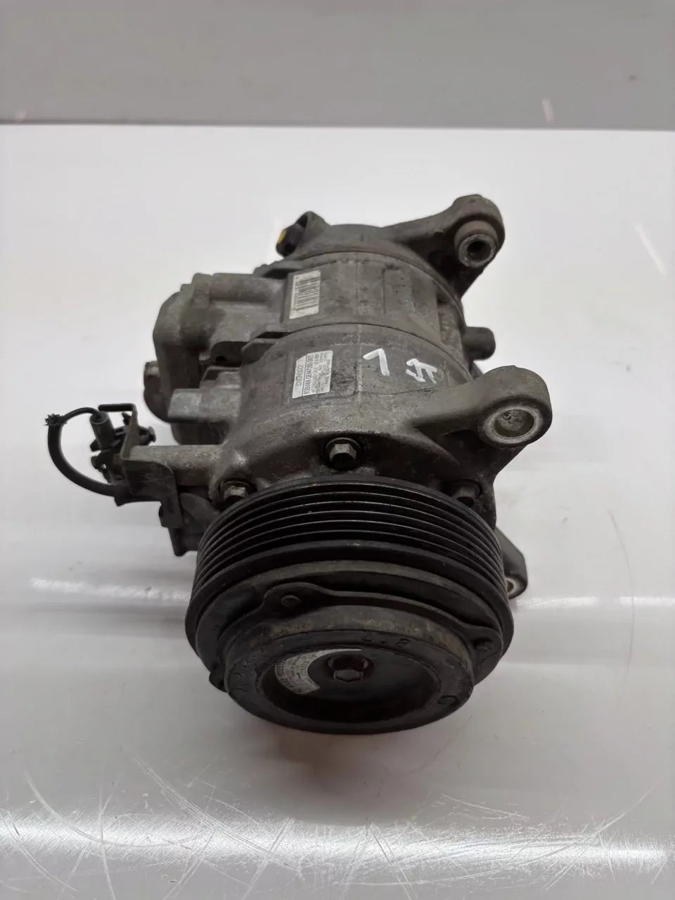 Compresor de aire acondicionado BMW Serie 3 E90 E91 E92 E93 2.0 318d 320d N47D20C N47 9223694