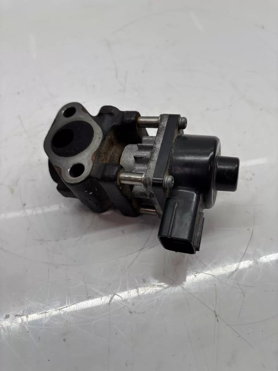 Válvula EGR Válvula de recirculación de los gases de escape Suzuki Swift 1.5 M15A 1811-69G01