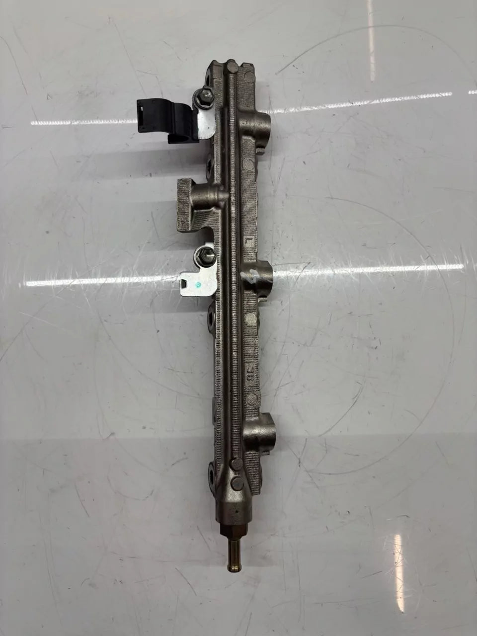 Rail de inyectores Lexus IS MK2 II E2 2.5 250 GSE20 V6 4GR 4GR-FSE 8312 3B