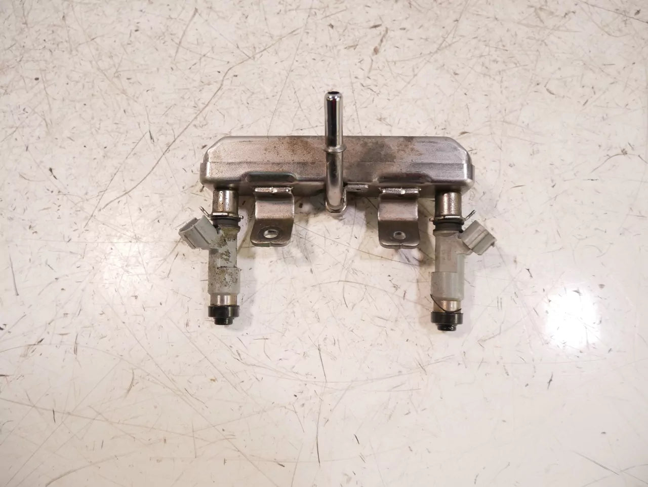 Rampa de inyectores Subaru 1,6 FB16B FB16 190032514