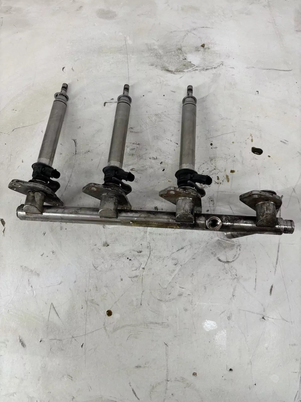 Rampa inyectora Mercedes-Benz 1.5 C 200 EQ Boost M264.915 264.915 A2640701000