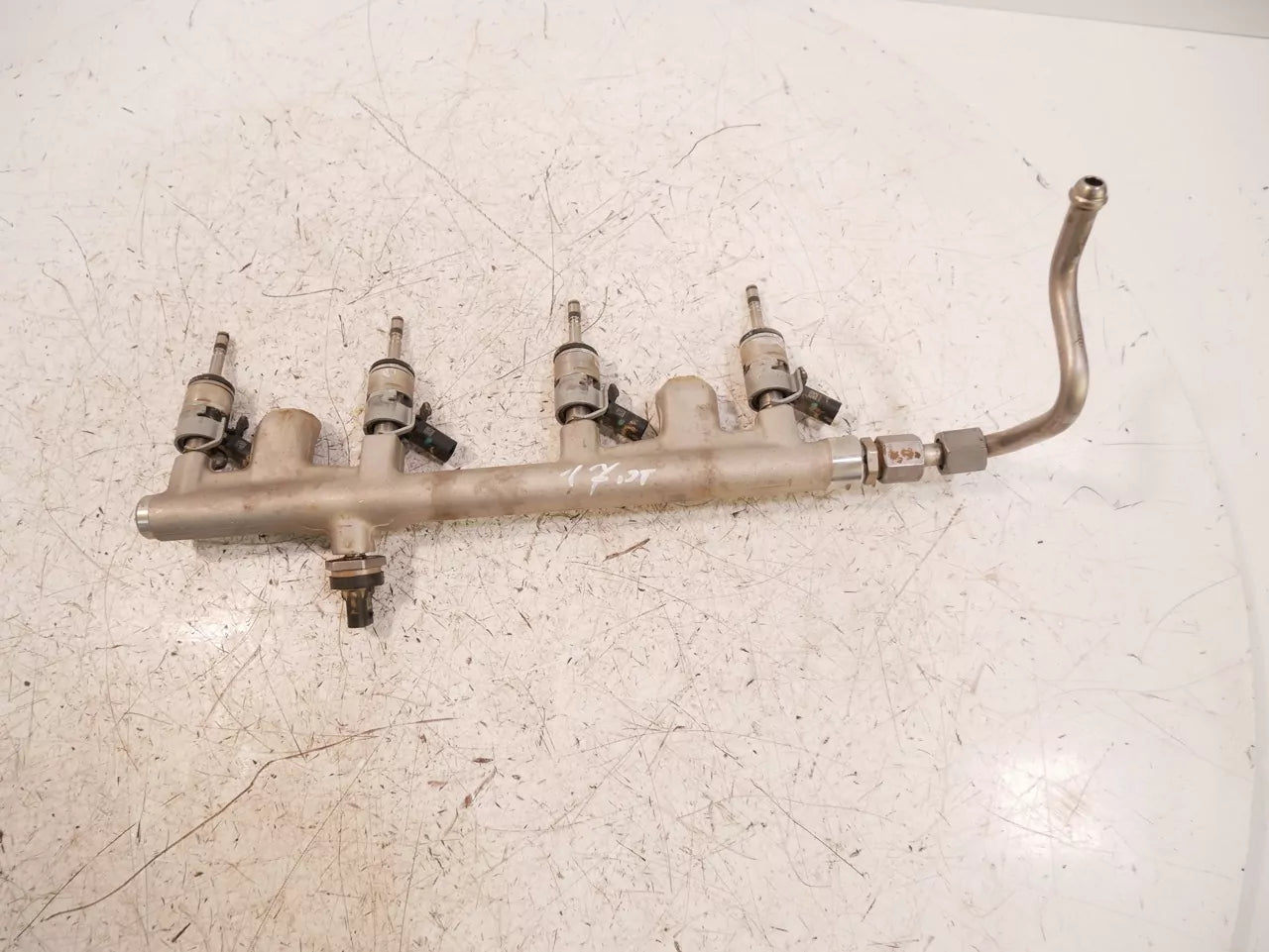 Rampa de inyectores Volkswagen 2,0 TSI TFSI DNFG DNF 06N133317A