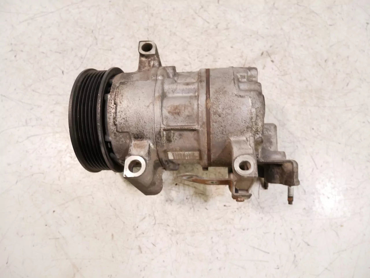 Compresor de aire acondicionado Citroen 1,2 VTi HMZ HM01 EB2F 9672247080