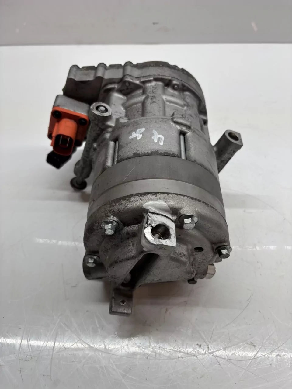 Compresor de aire acondicionado Hyundai Kia Tucson 1,6 T-GDI Hybrid G4FT 977E1CZ000