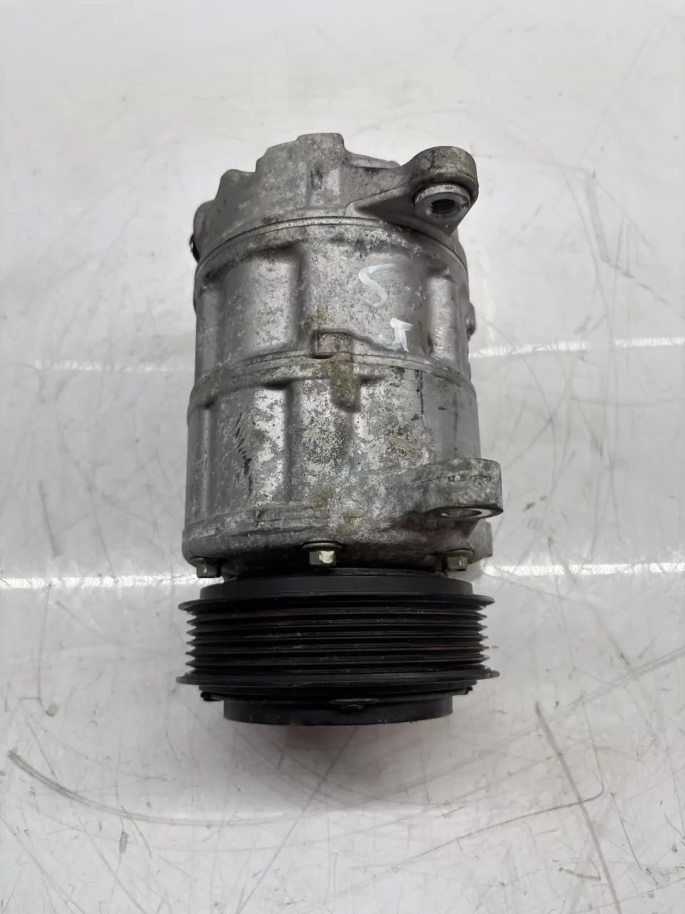 Compresor de aire acondicionado BMW X1 F48 2.0 20 d xDrive B47C20B B47 64525A21D11