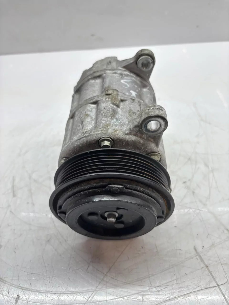 Compresor de aire acondicionado BMW X1 F48 2.0 20 d xDrive B47C20B B47 64525A21D11
