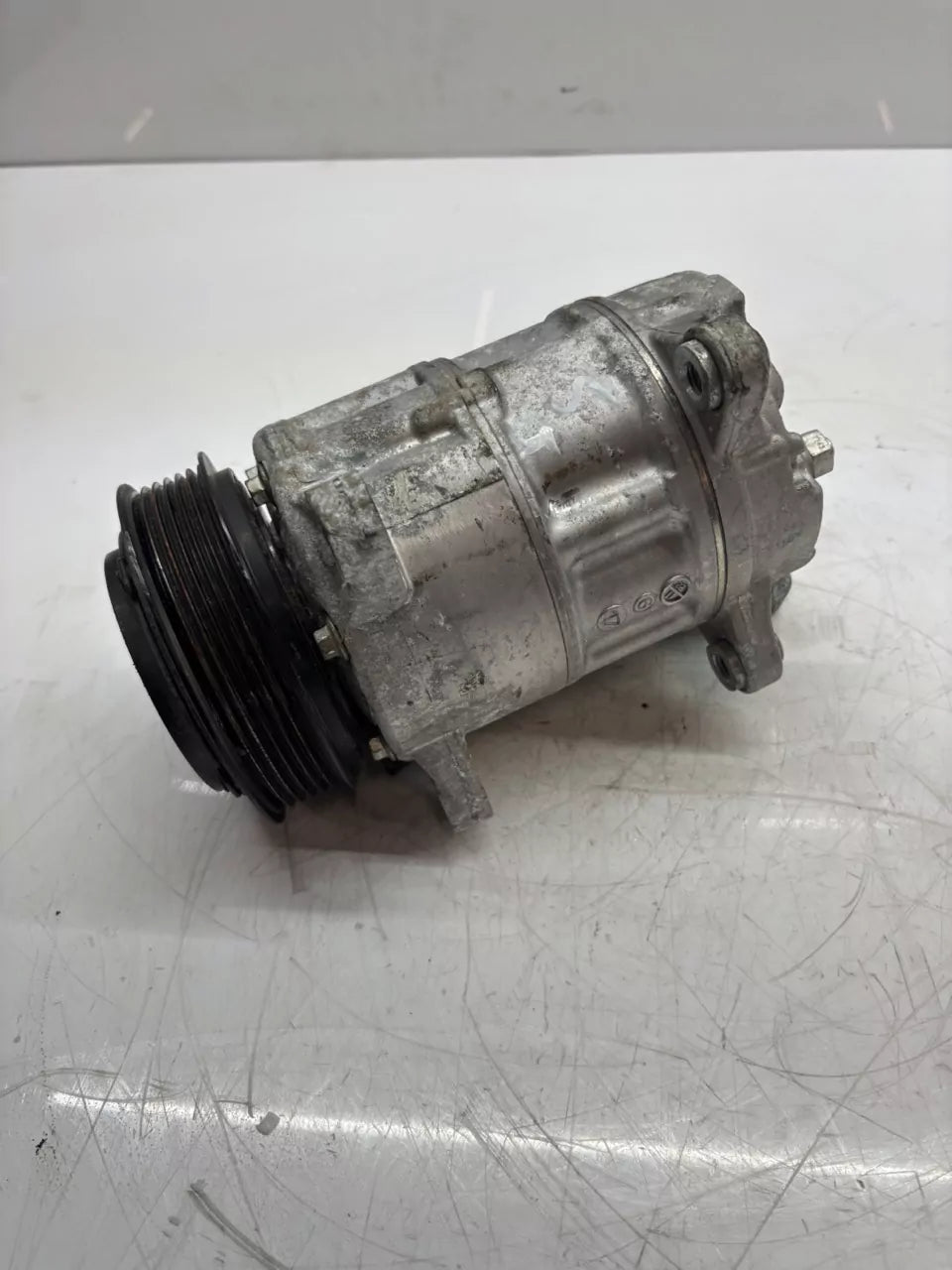 Compresor de aire acondicionado BMW X1 F48 2.0 20 d xDrive B47C20B B47 64525A21D11