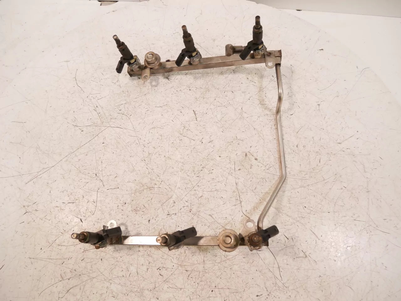 Rampa de inyectores Mercedes-Benz 3,5 CLS E 350 272.964 M272.964 M272 A2720700995