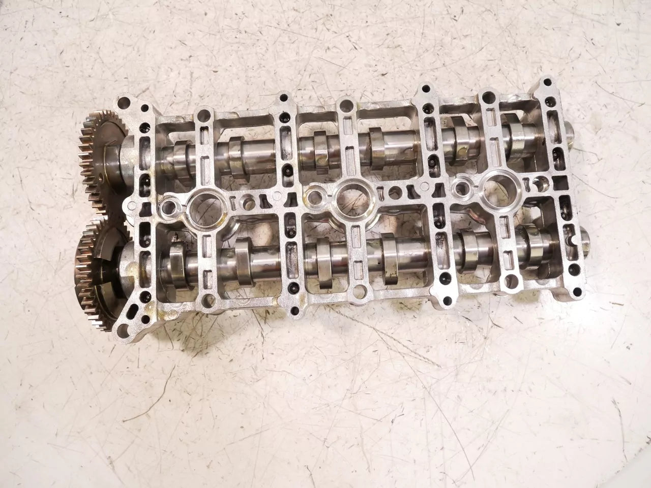 Alojamiento del árbol de levas BMW 1,5 d B37D15A B37 8511207