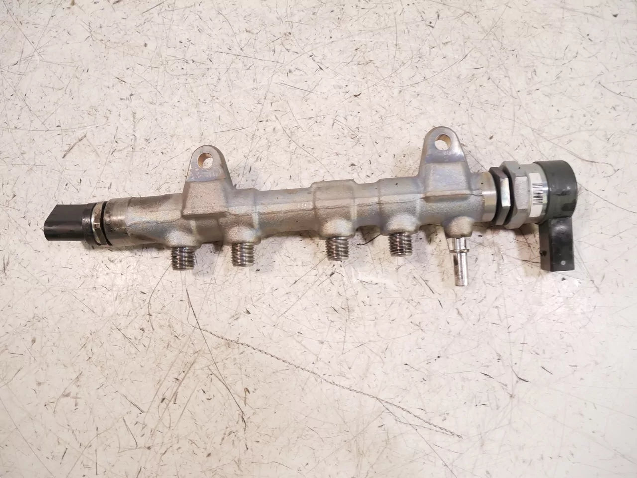 Rampa inyectora BMW 1,5 d B37D15A B37 8511629