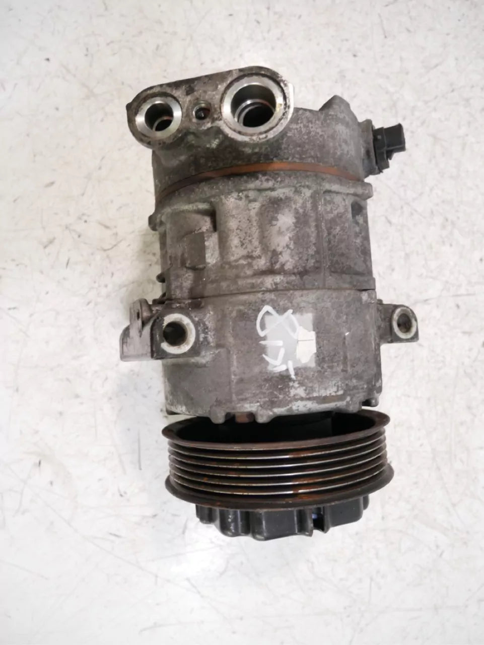 Compresor de aire acondicionado Opel 1,3 CDTI A13DTC 95513927