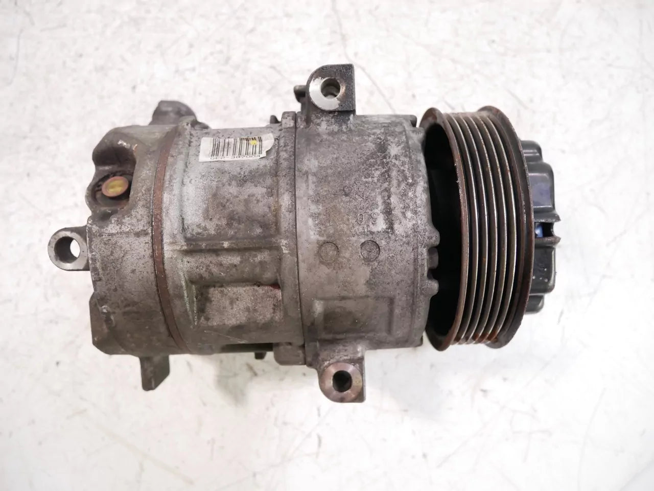 Compresor de aire acondicionado Opel 1,3 CDTI A13DTC 95513927