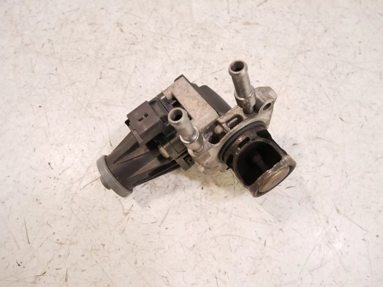 Válvula EGR Citroen Peugeot 1,5 BlueHDi YHW DV5RE YH01 9829870080