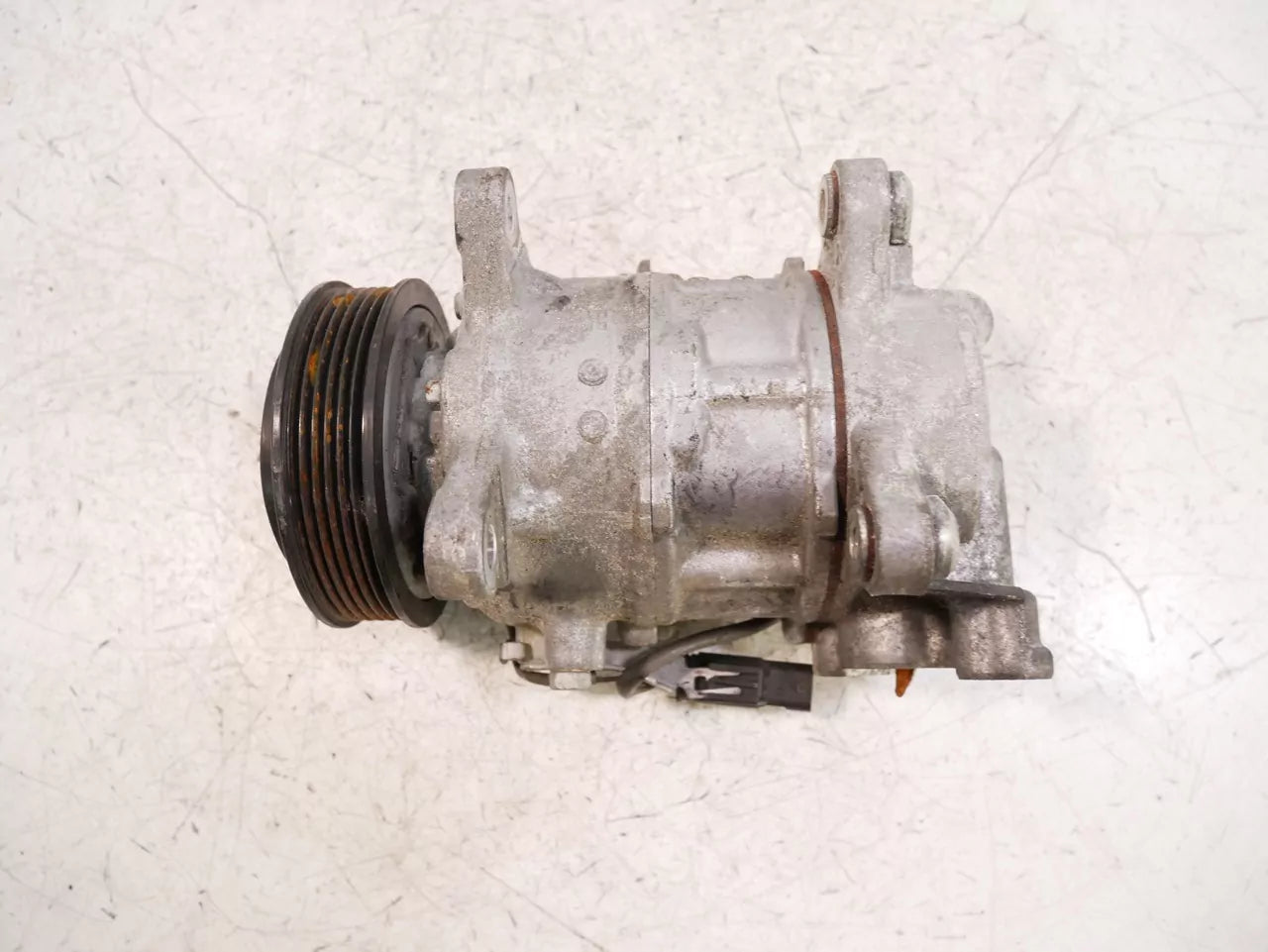 Compresor de aire acondicionado BMW 2,0 118d B47D20A B47D20O0 B47 9299328