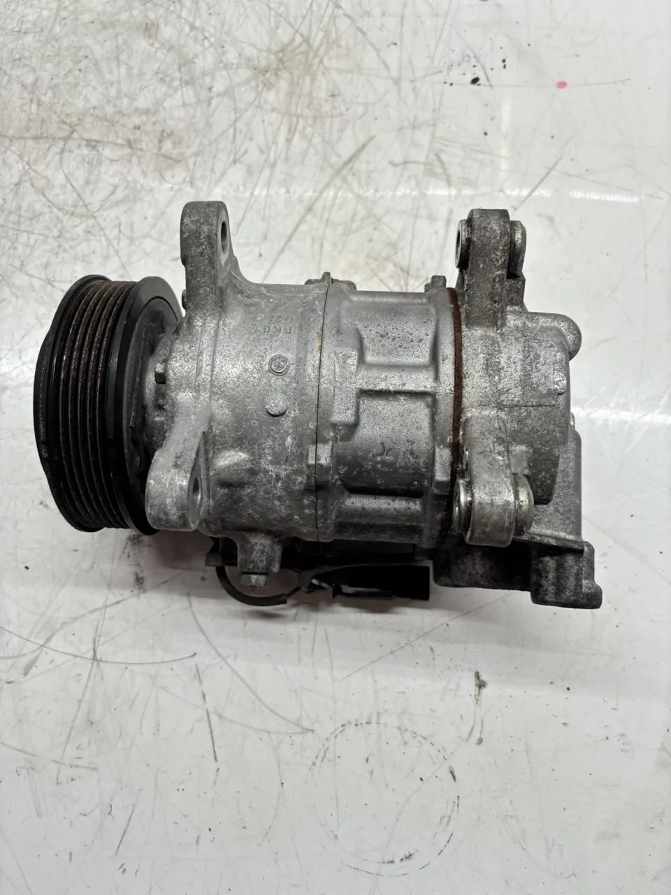 Compresor de aire acondicionado BMW 2,0 d 220d B47D20A B47 9299328