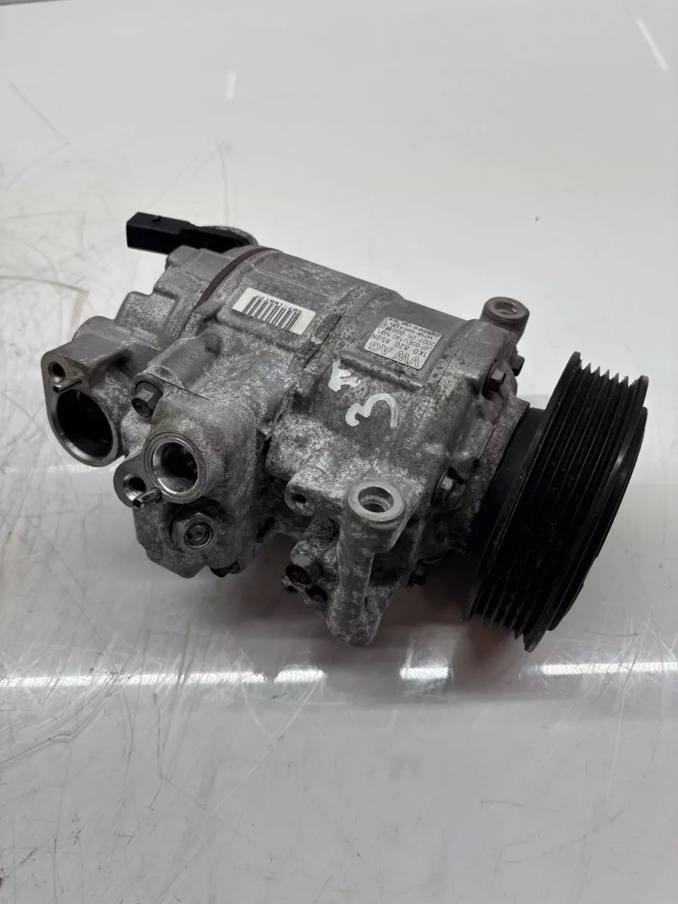 Compresor de aire acondicionado Volkswagen Skoda 1,4 16V BUD 1K0820859N