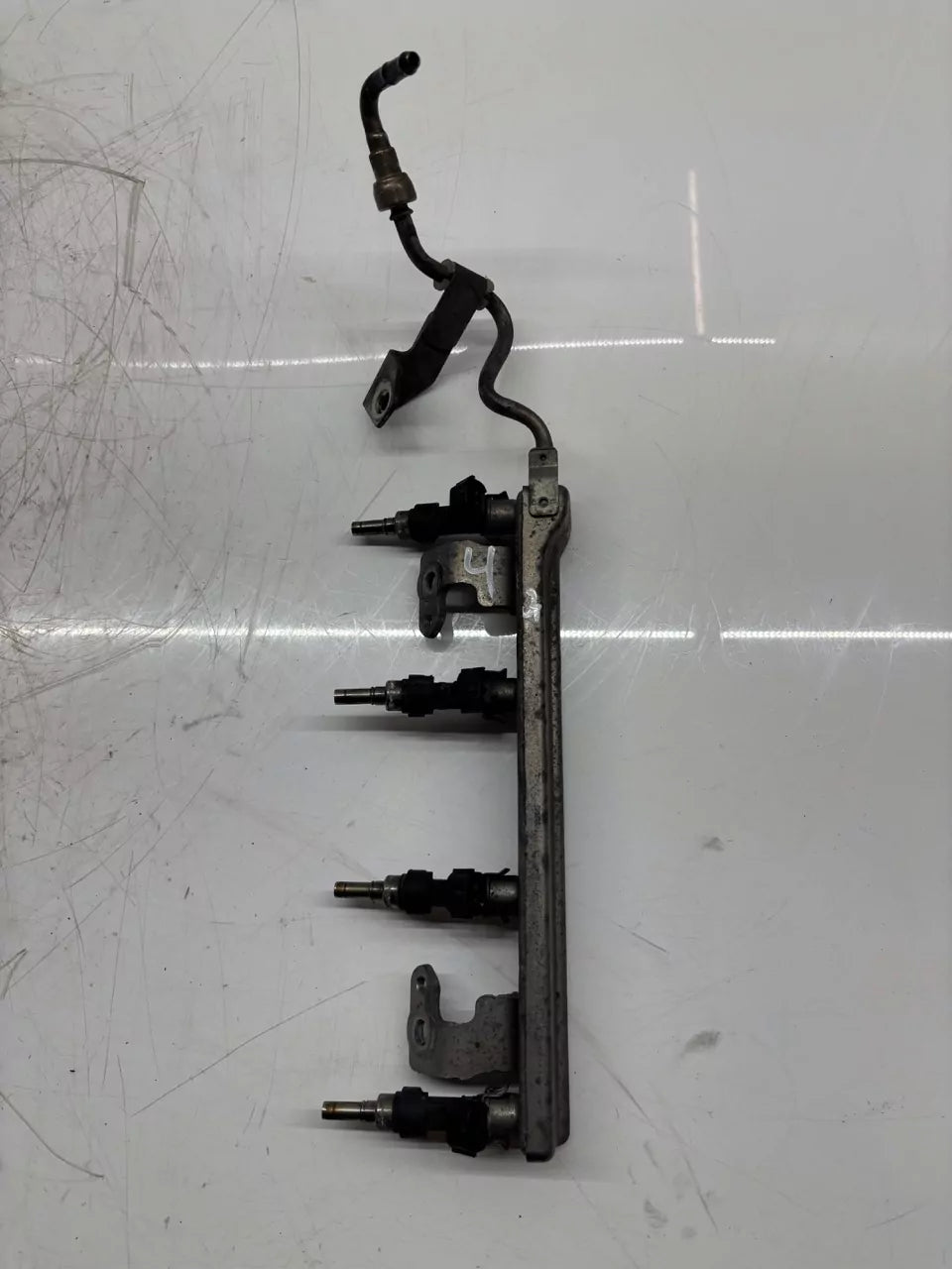 Rampa de inyectores Nissan 1,6 gasolina HR16DE HR16 17520ED00A