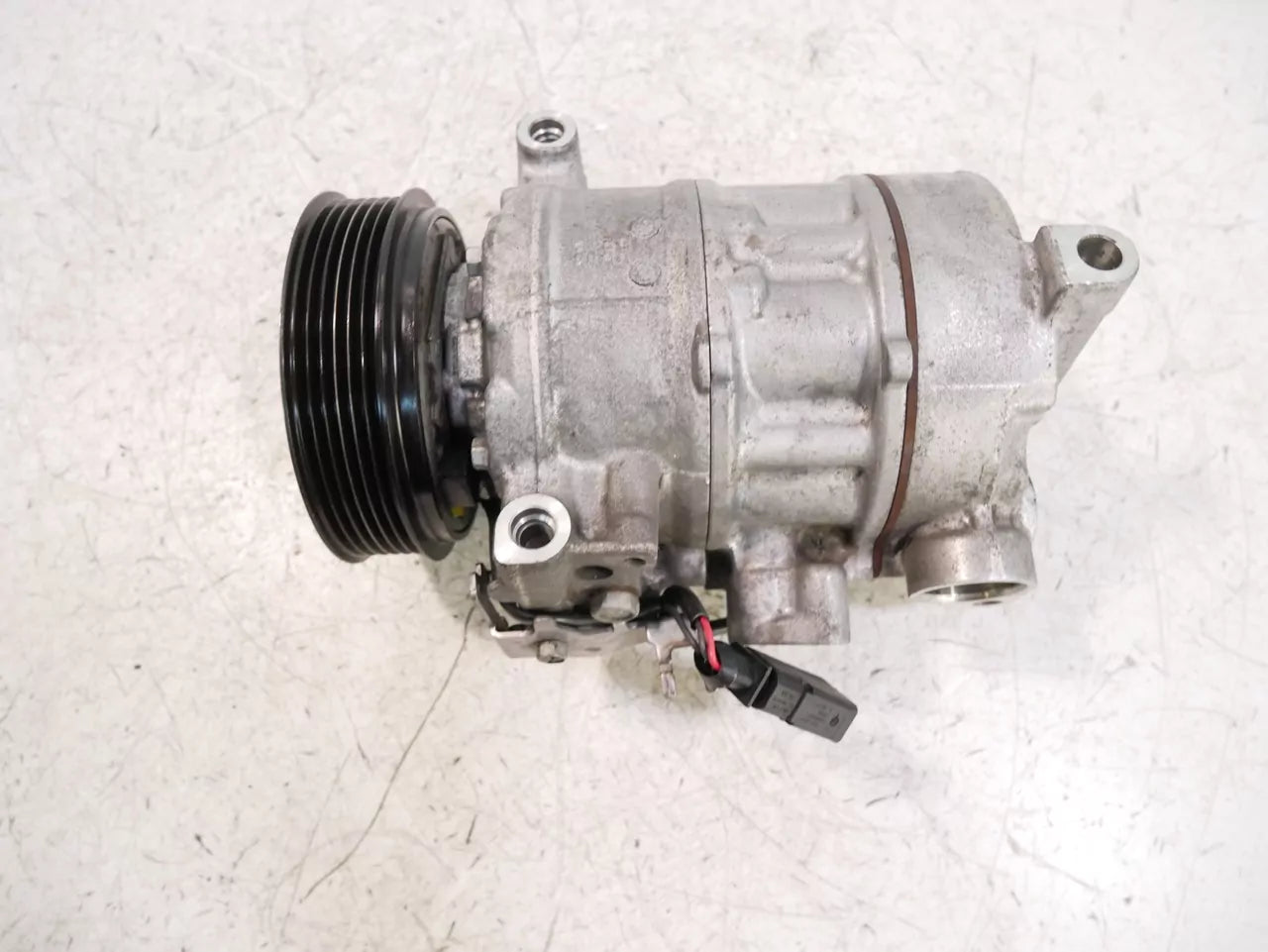 Compresor de aire acondicionado Volkswagen 3,0 TDI DPYD DPY 4M0816803L