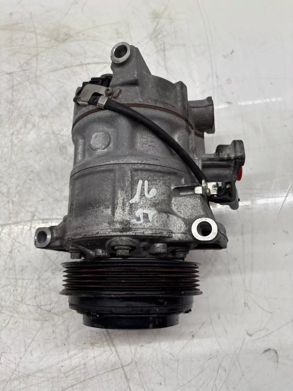 Compresor de aire acondicionado Mercedes-Benz 2,0 E220d OM654.920 654.920 OM654 A0008304500