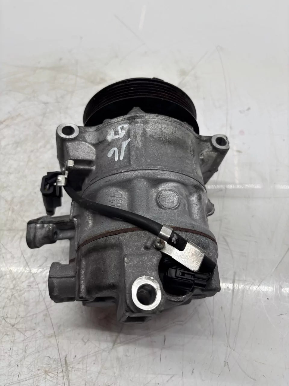 Compresor de aire acondicionado Mercedes-Benz 2,0 E220d OM654.920 654.920 OM654 A0008304500