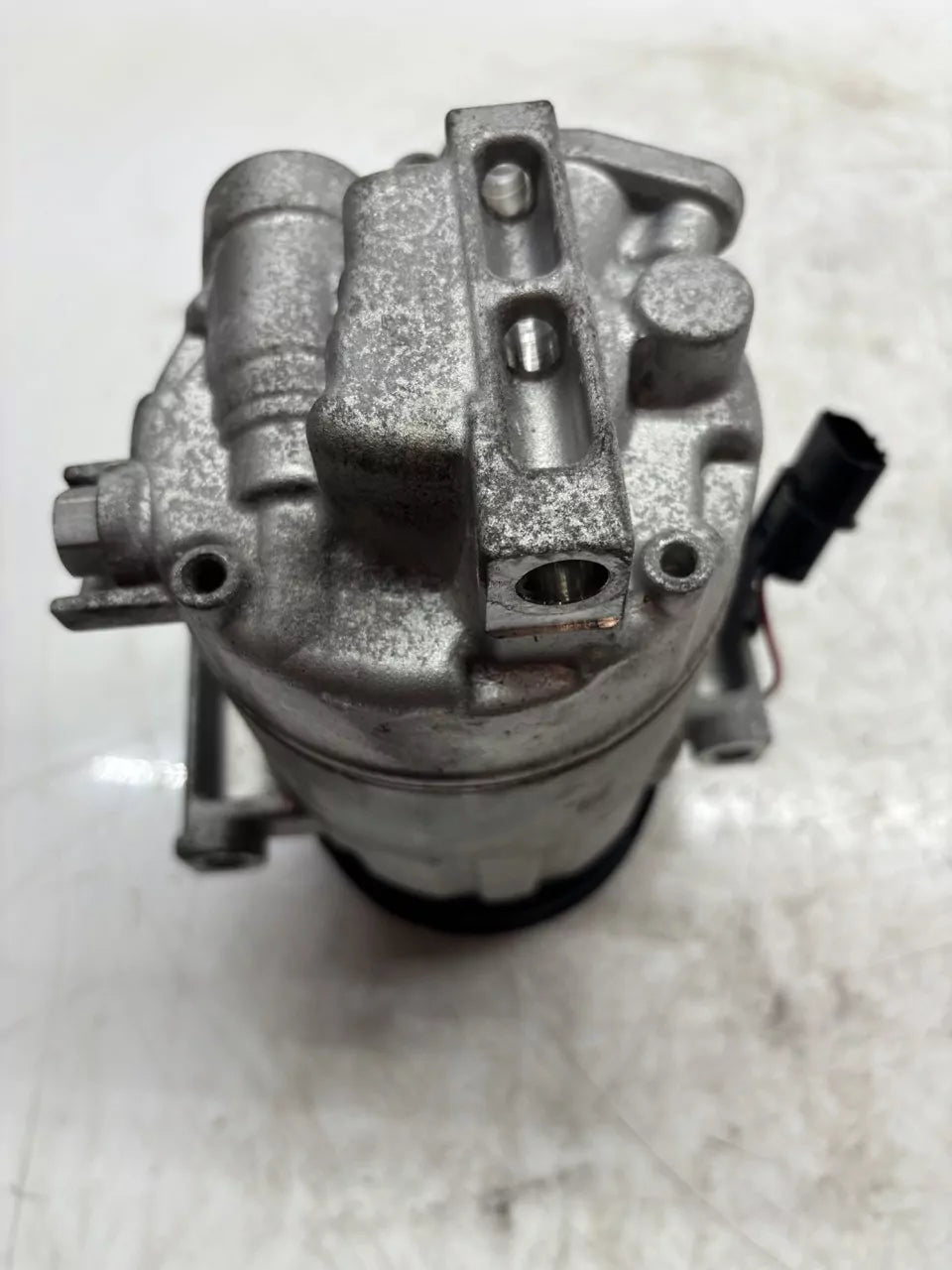 Compresor de aire acondicionado Kia 1,5 T-GDI G4LH 97701J7000