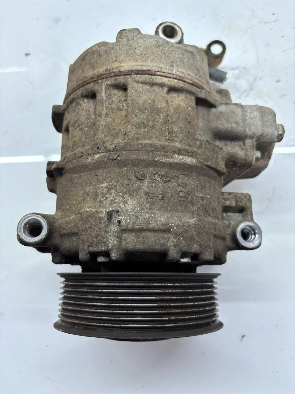 Compresor de aire acondicionado Land Rover 2,7 TD V6 276DT 447180-8383