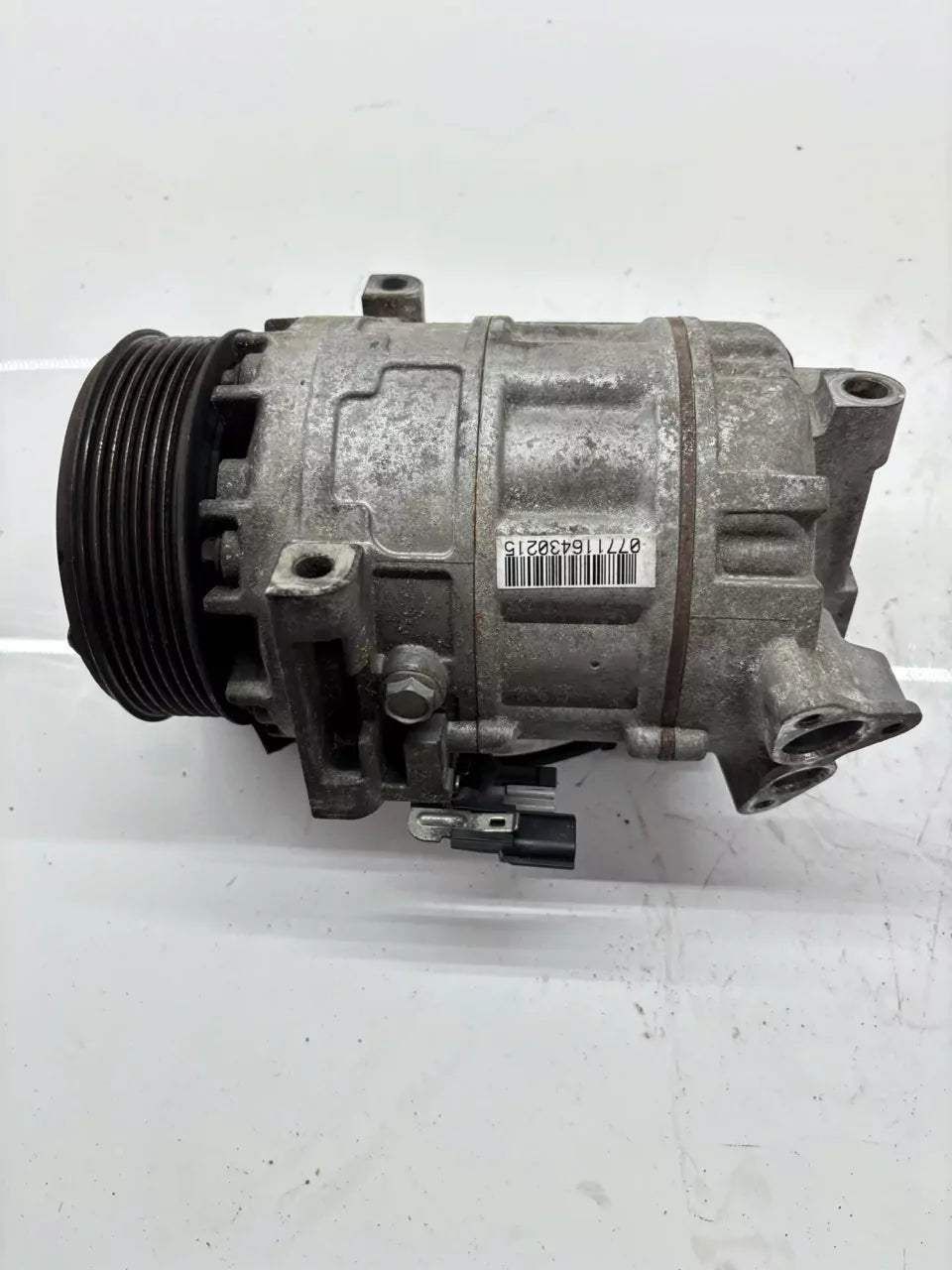 Compresor de aire acondicionado Nissan 2,0 dCi M9R 926001DE0A